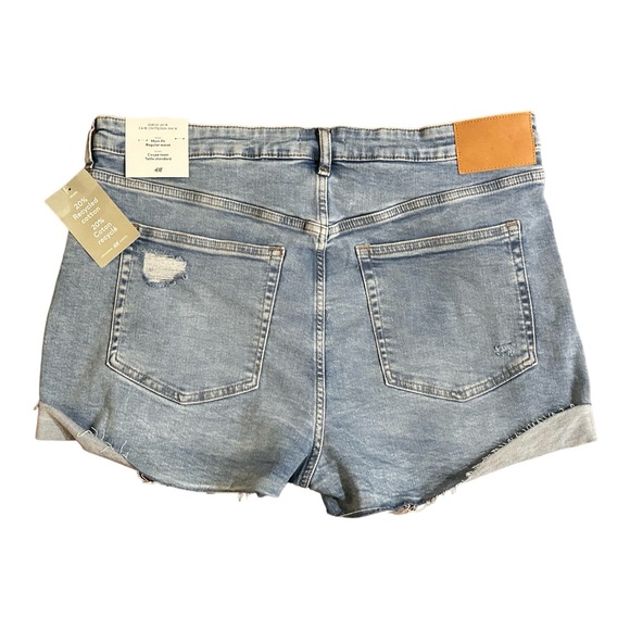 H&M Distressed Mom Fit Stretch Jean Shorts Cuffed High Rise Light Wash Size 18 - Picture 3 of 12